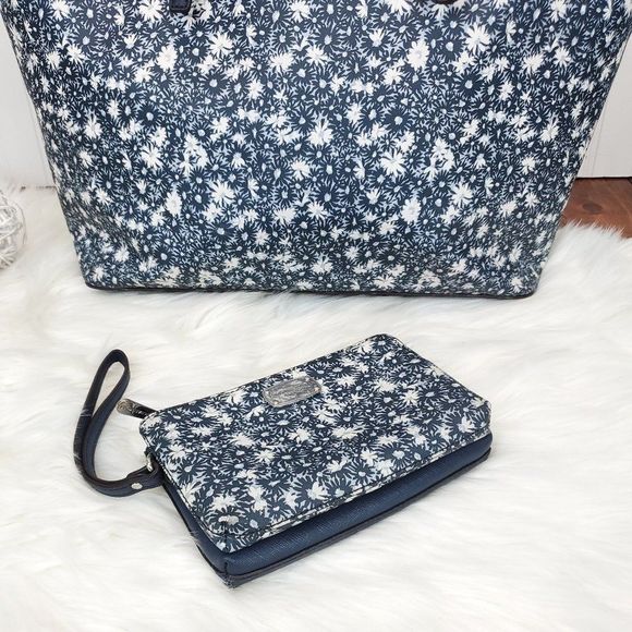 Michael Kors Jet Set Travel Large Carry All Navy Tote with Matching Wallet - Picture 8 of 16